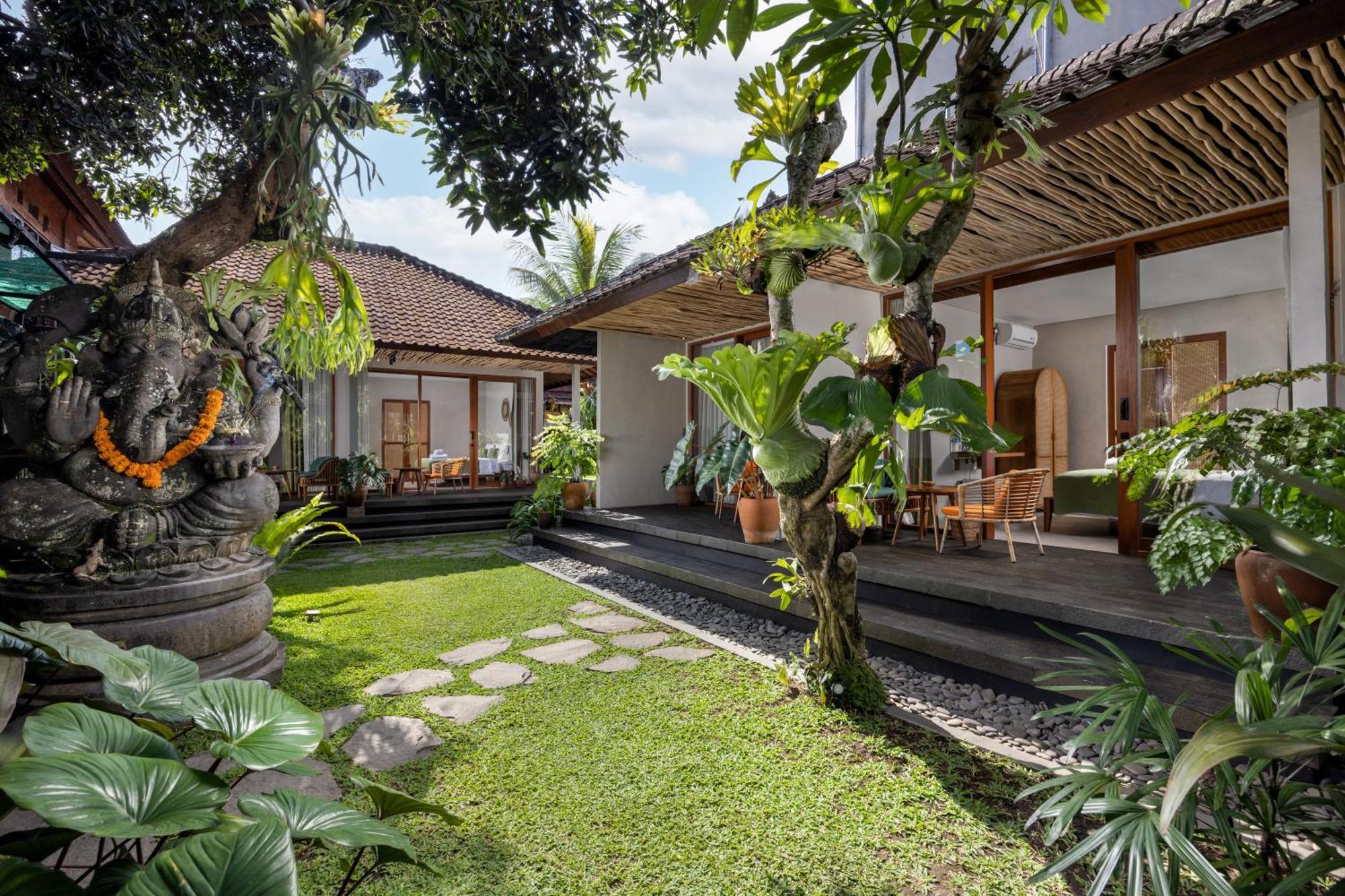 Cloudspace Guest house *